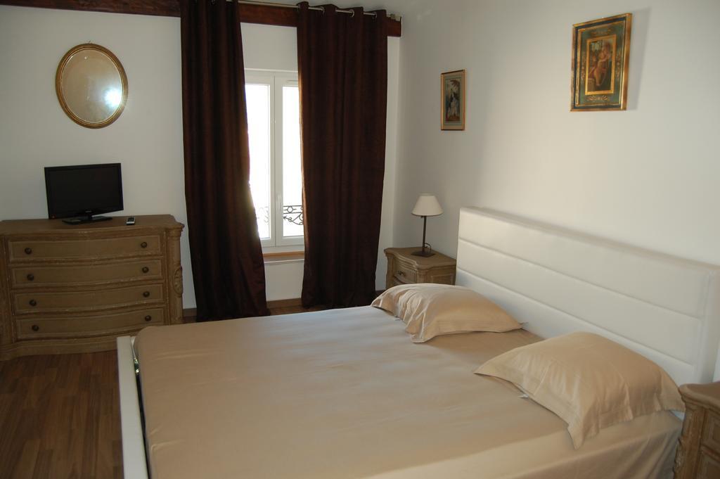 Chateau De La Clapiere Hyères Szoba fotó